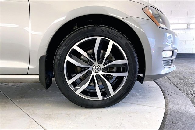 Used 2017 Volkswagen Golf 4-Door image 9