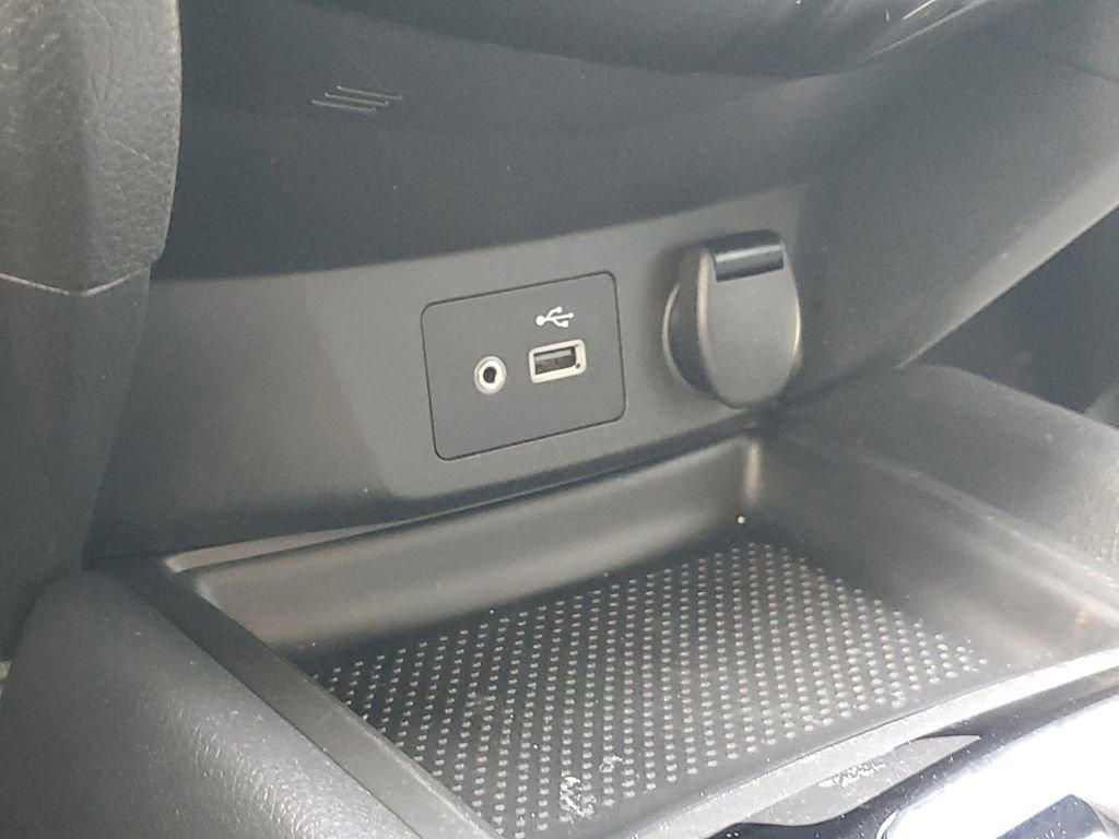 Used 2018 Nissan Rogue S image 32