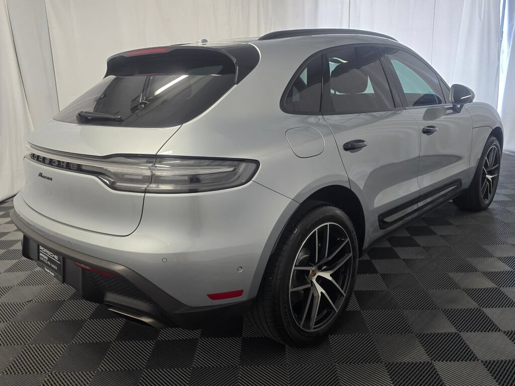 Certified 2023 Porsche Macan AWD/4WD image 7