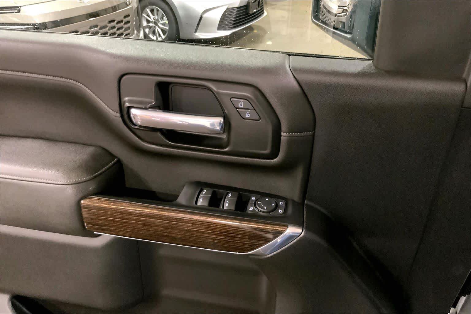 Used 2022 GMC Sierra 2500 SLE w/ SLE Value Package; AWD/4WD image 36