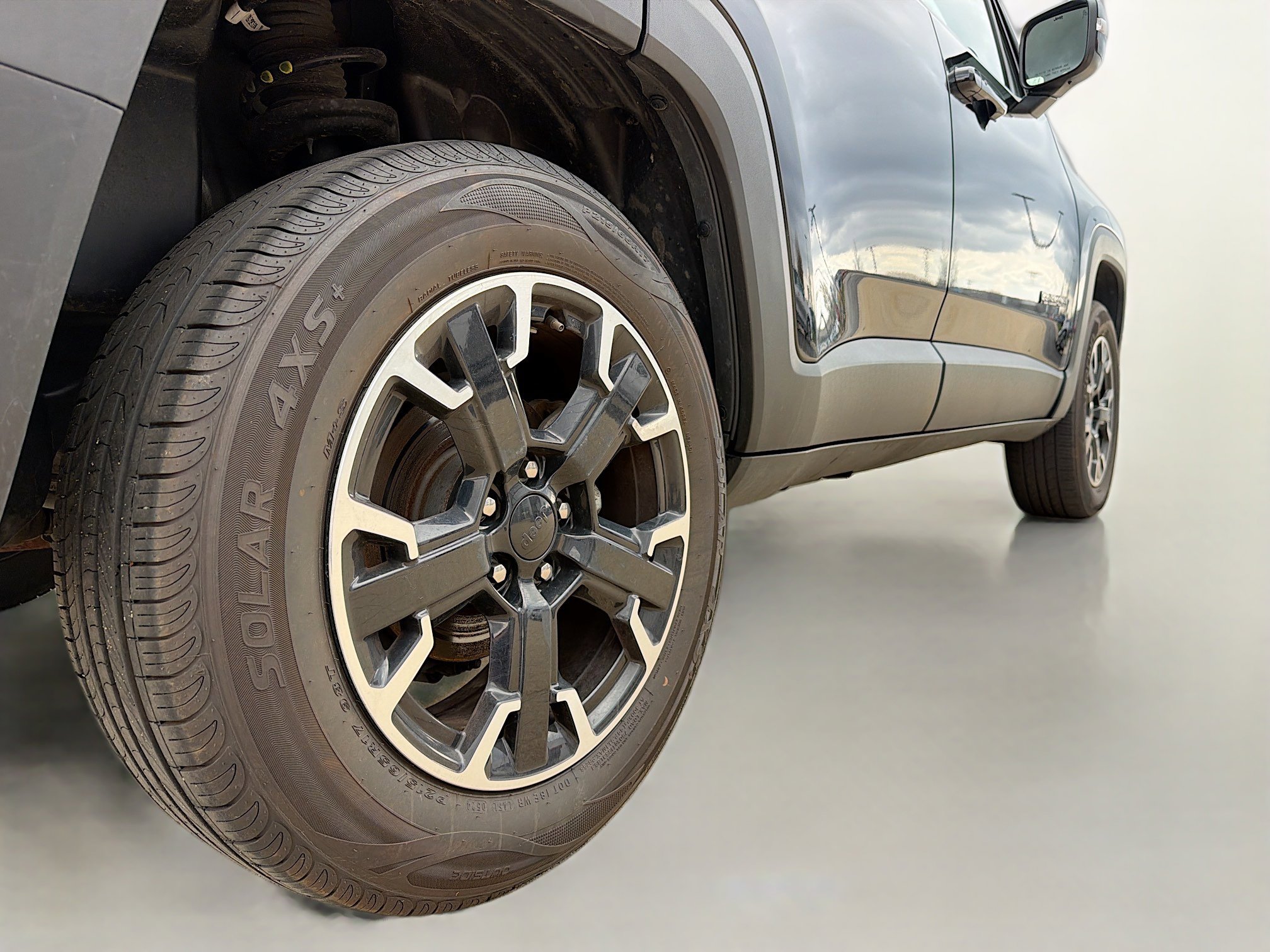 Used 2023 Jeep Renegade Latitude AWD/4WD image 15