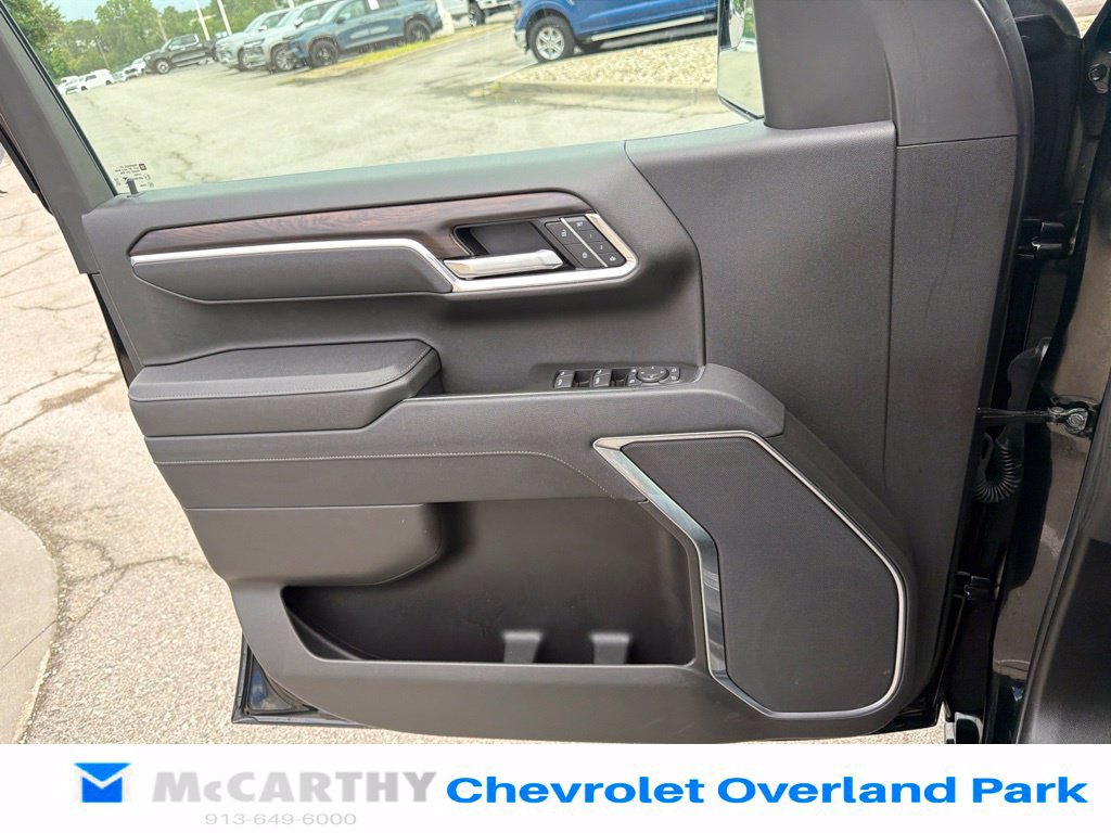 Used 2025 GMC Sierra 1500 SLT AWD/4WD image 35