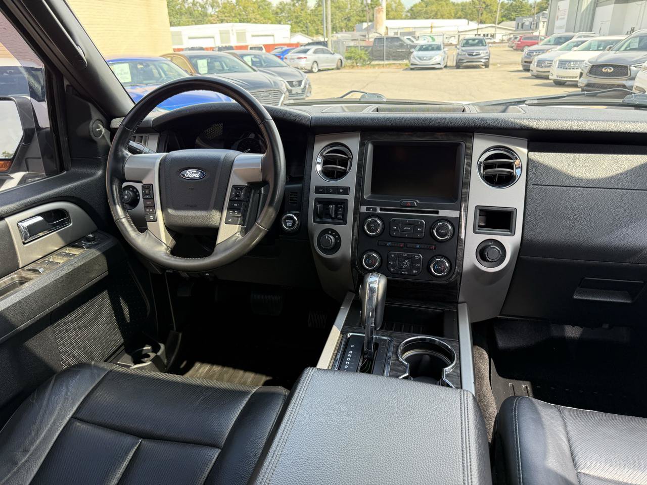 Used 2015 Ford Expedition Limited w/ Equipment Group 301A AWD/4WD image 26