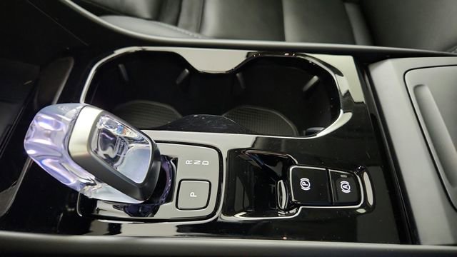 Used 2026 Volvo XC40 B5 Ultra w/ Climate Package AWD/4WD image 17