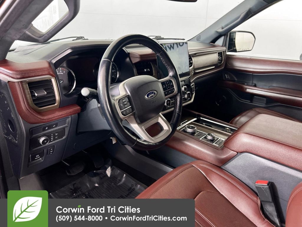 Used 2022 Ford Expedition Max Limited image 3