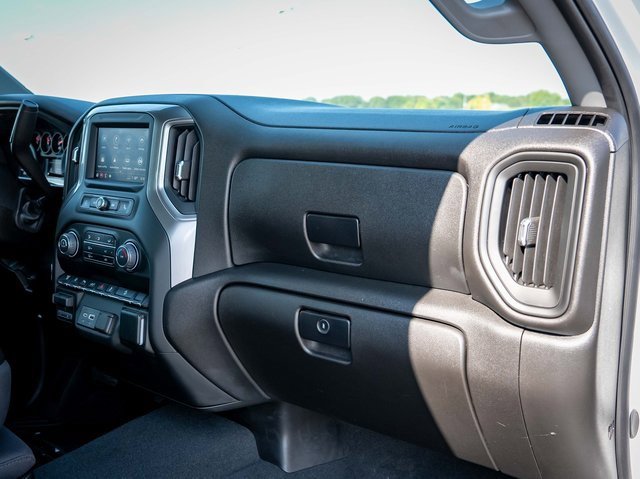 Used 2024 Chevrolet Silverado 2500 Custom w/ Custom Value Package image 17