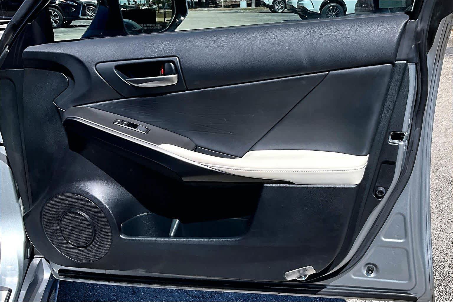 Used 2023 Lexus IS 350 F Sport w/ Navigation Package image 27