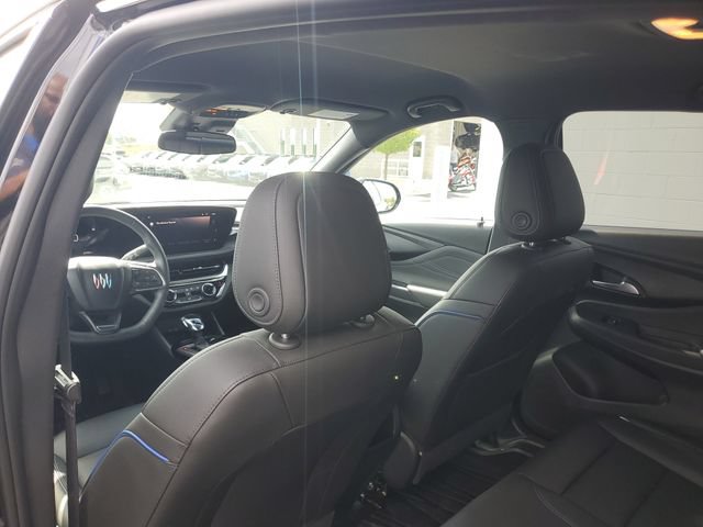 Certified 2024 Buick Envista Sport Touring w/ Convenience I Package FWD image 10