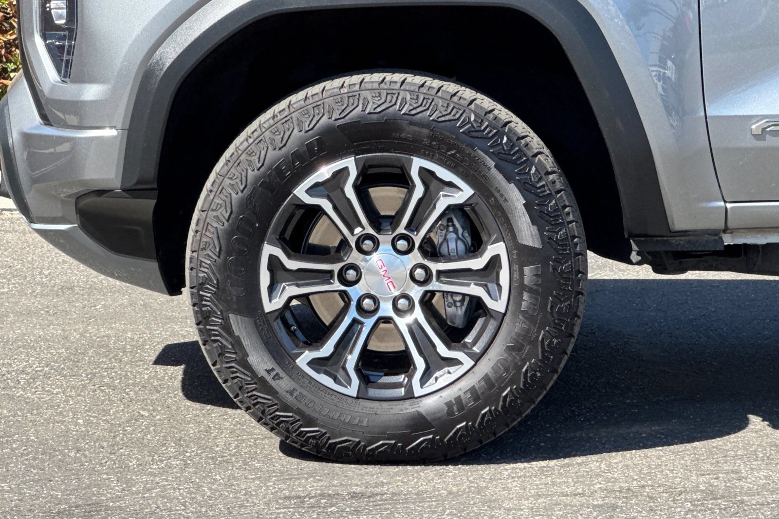 Certified 2025 GMC Canyon AT4 AWD/4WD image 26