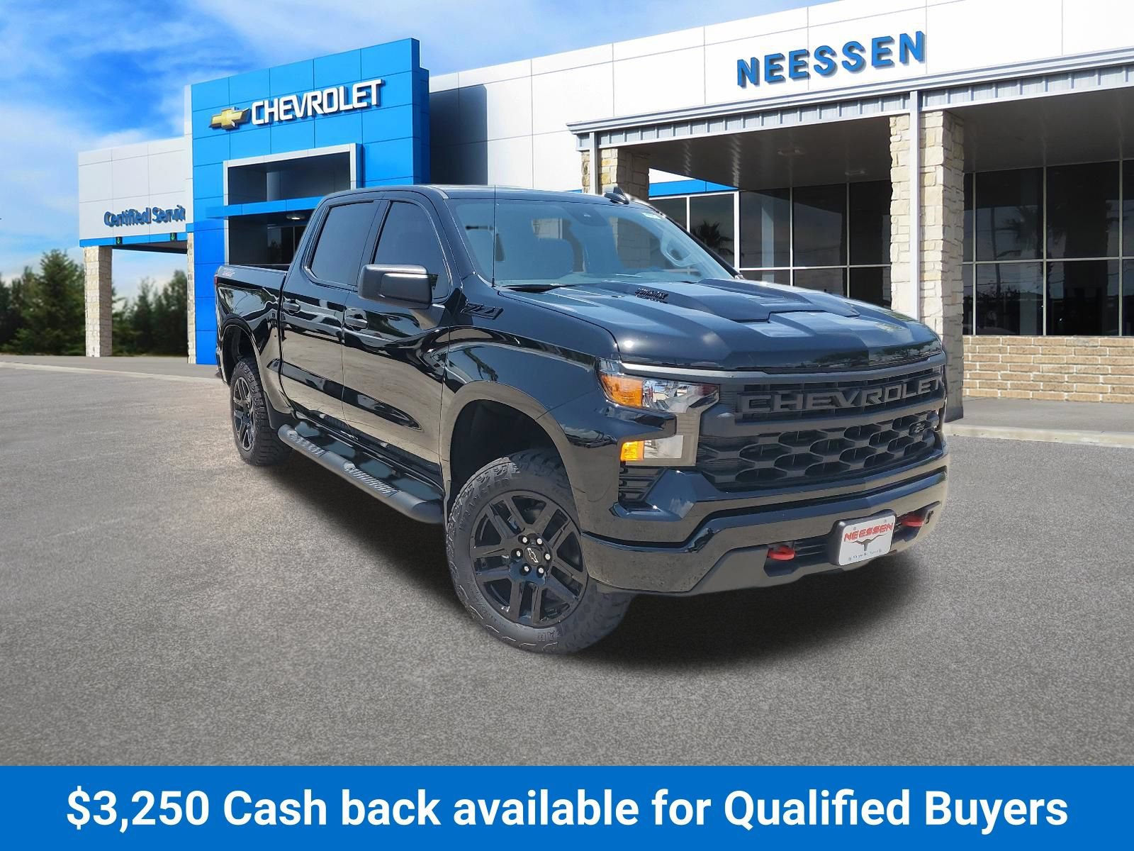 New 2026 Chevrolet Silverado 1500 Custom Trail Boss w/ LPO, Dark Essentials Package