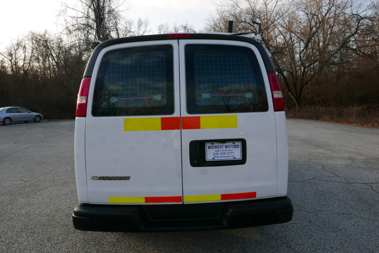 Used 2018 Chevrolet Express 2500 w/ Driver Convenience Package image 7
