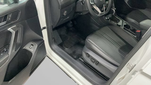 Certified 2024 Volkswagen Tiguan SE AWD/4WD image 27