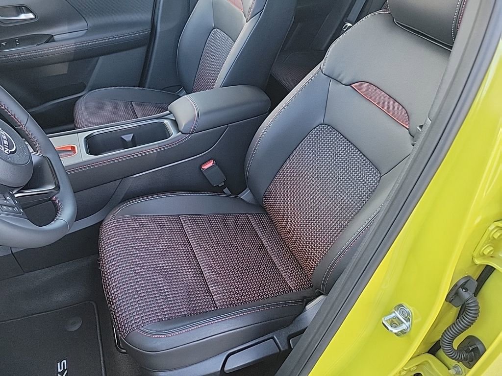 New 2026 Nissan Kicks SR w/ Cold Weather Package image 17