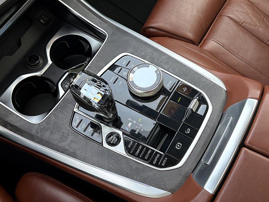 Used 2020 BMW X7 M50i image 18