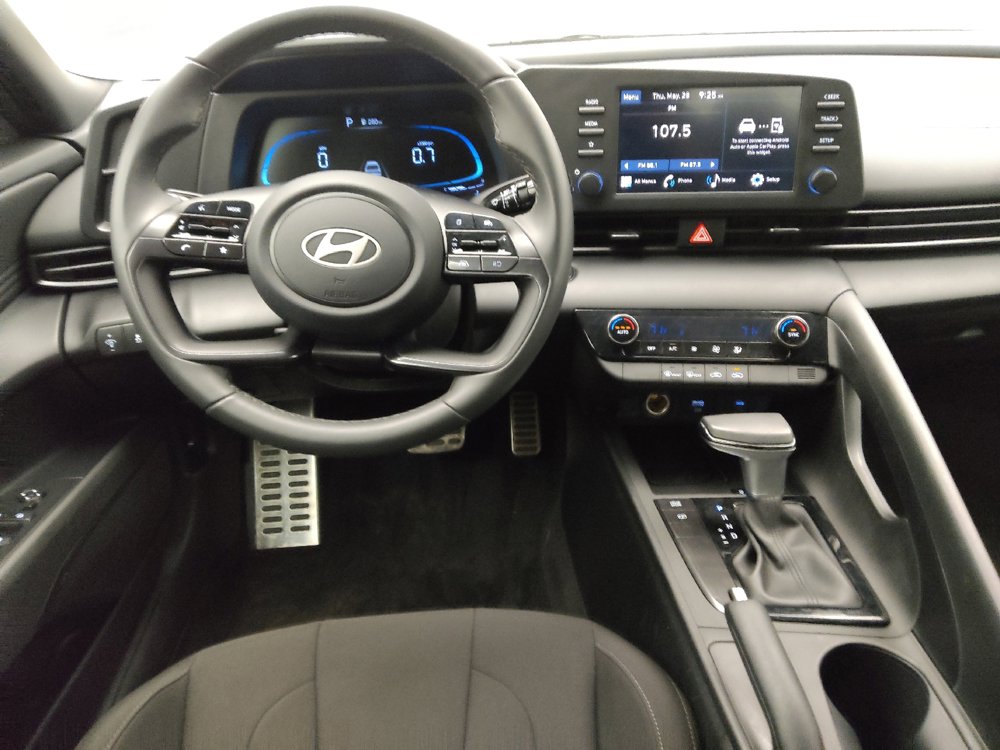 Used 2025 Hyundai Elantra Sport FWD image 22