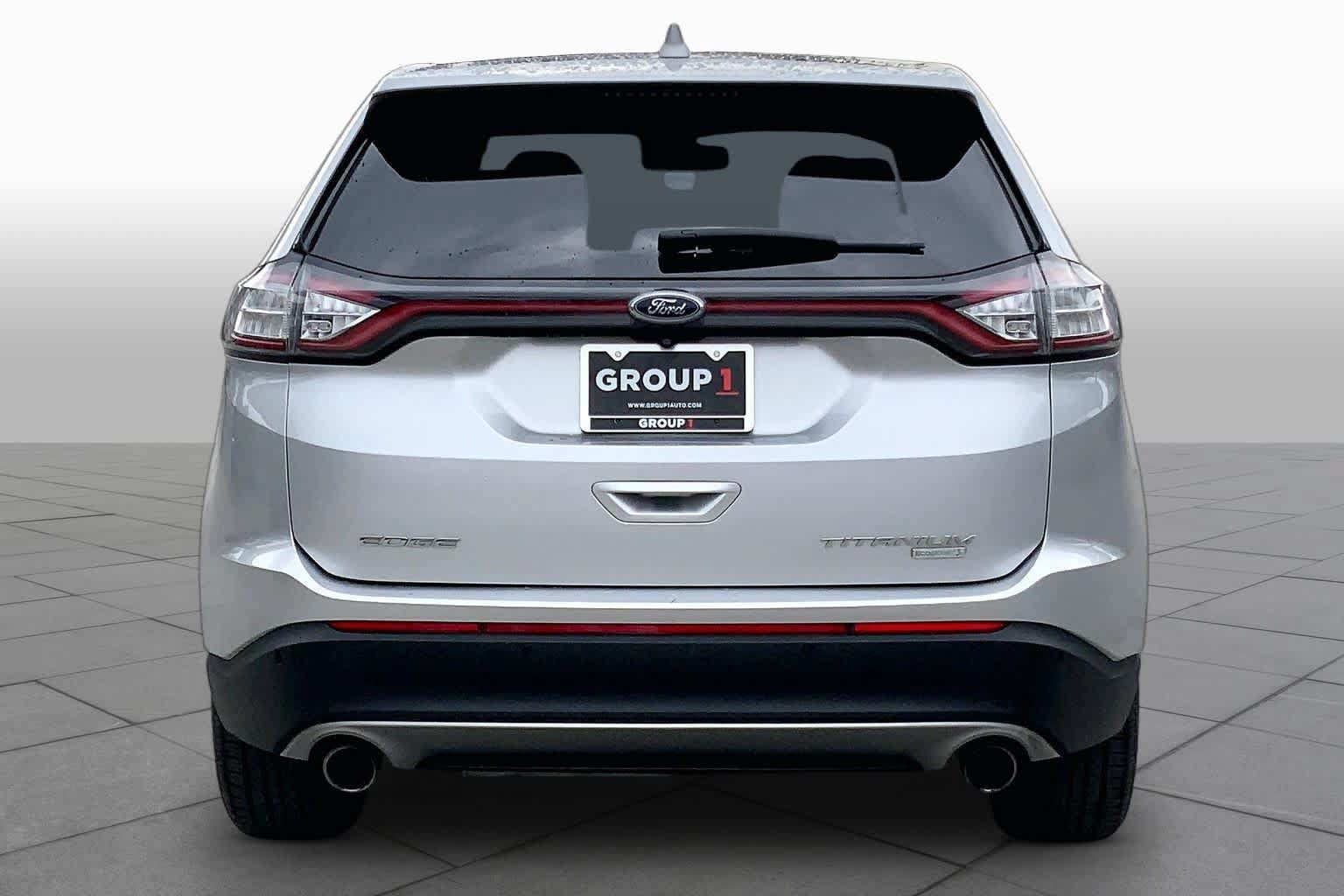 Used 2018 Ford Edge Titanium w/ Equipment Group 301A FWD image 5