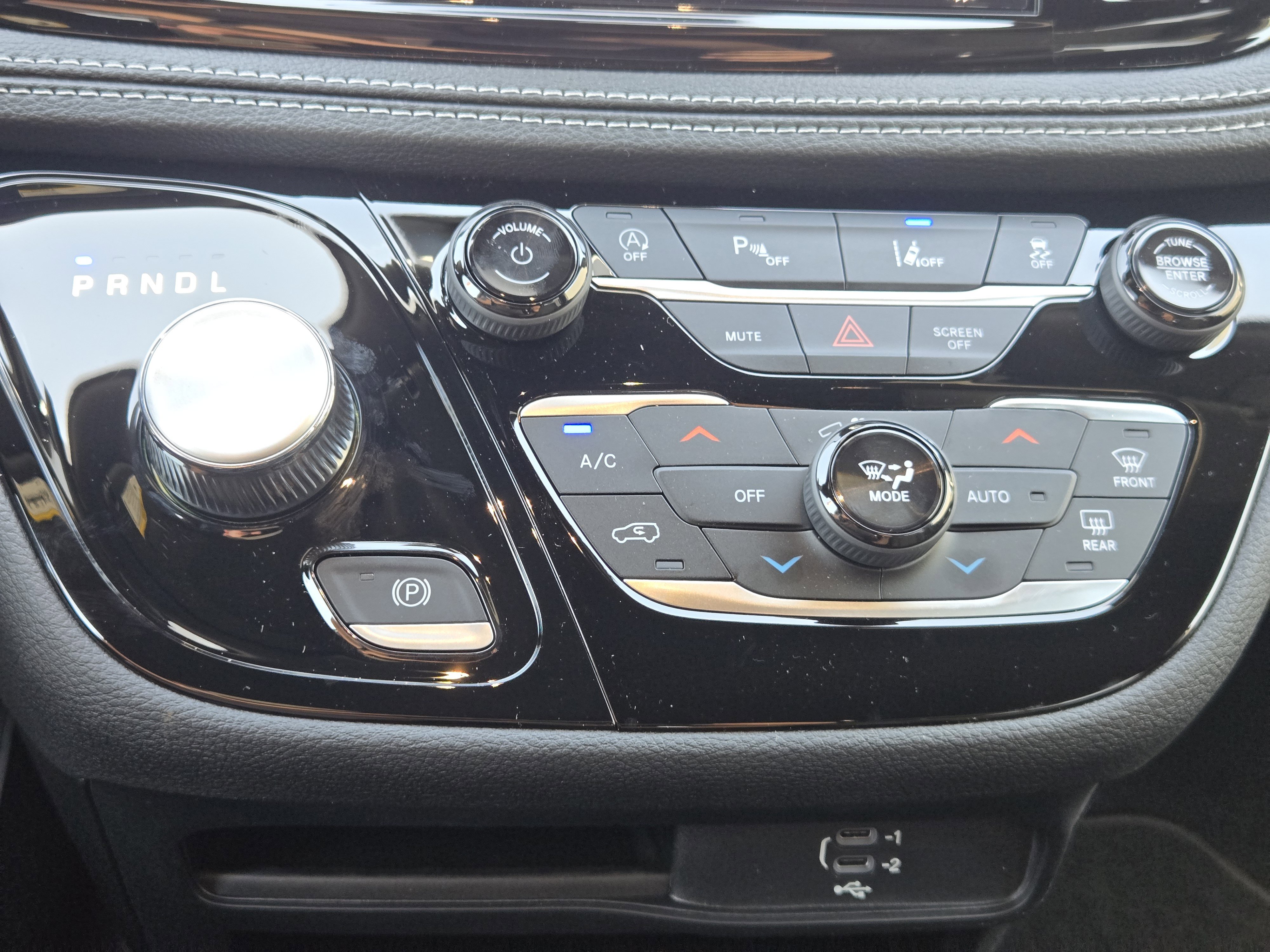 New 2026 Chrysler Pacifica Select image 15