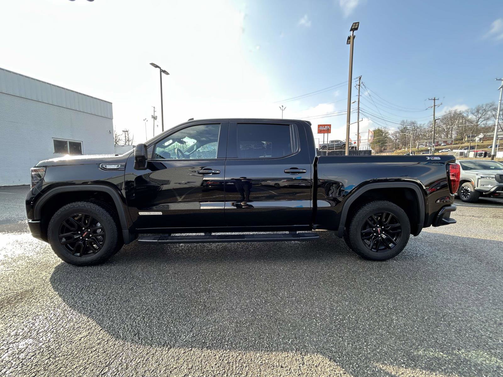 Used 2024 GMC Sierra 1500 Elevation w/ Elevation Premium Package image 6