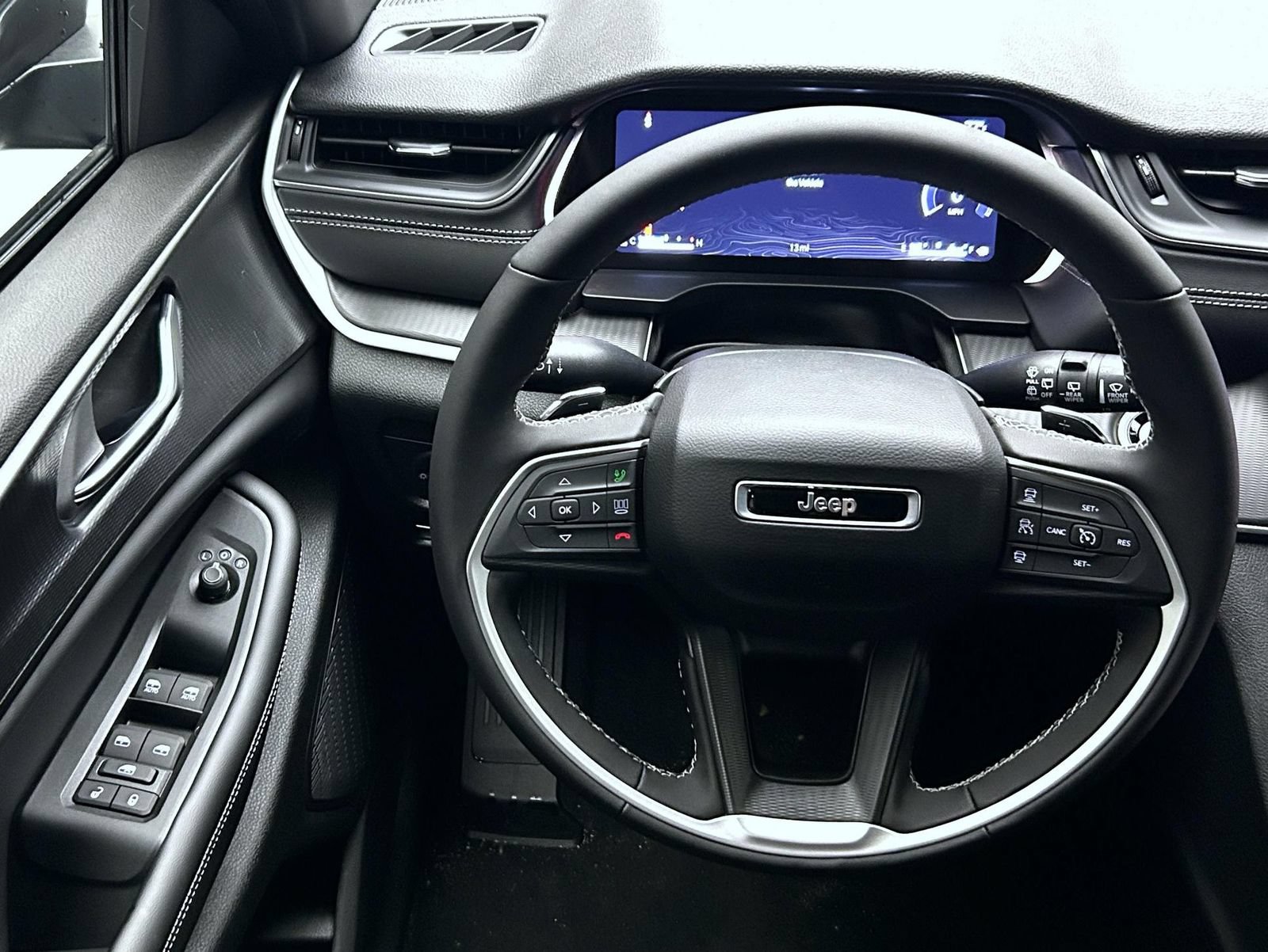 New 2026 Jeep Grand Cherokee L 4WD image 12