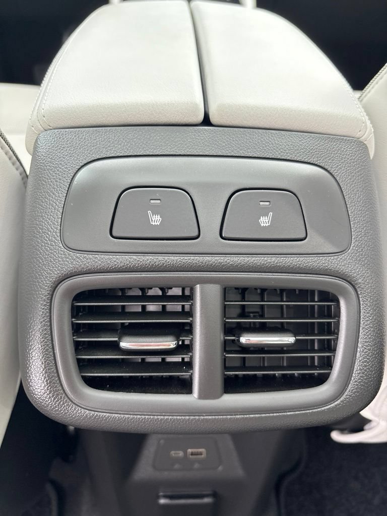 Used 2024 Buick Envision Avenir AWD/4WD image 27