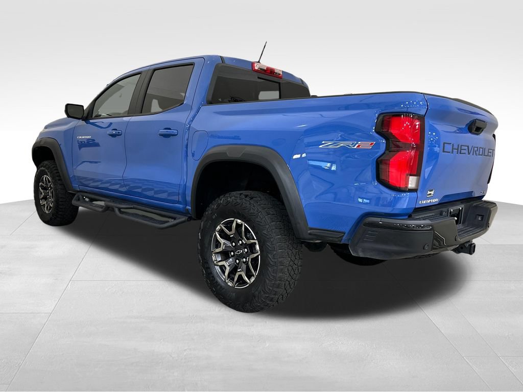 Used 2025 Chevrolet Colorado ZR2 w/ Technology Package AWD/4WD image 3