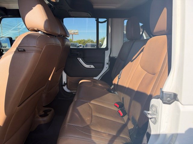 Used 2015 Jeep Wrangler Unlimited Sahara w/ Connectivity Group AWD/4WD image 8