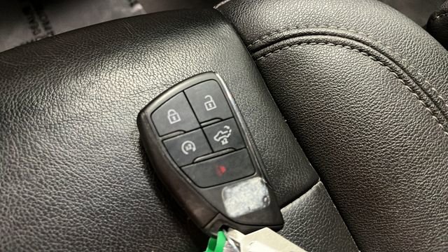 Used 2022 Chevrolet Silverado 1500 LT AWD/4WD image 42
