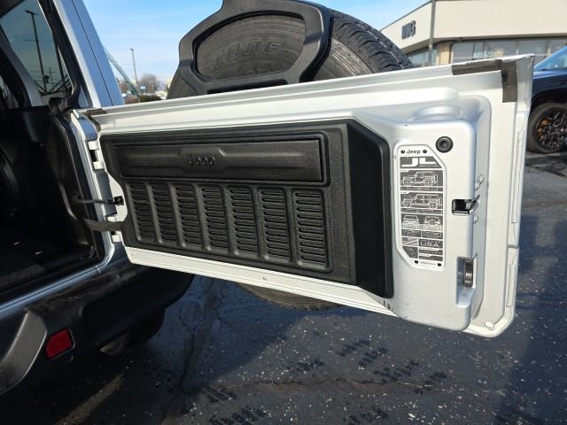 Used 2024 Jeep Wrangler Sahara w/ Technology Group image 52