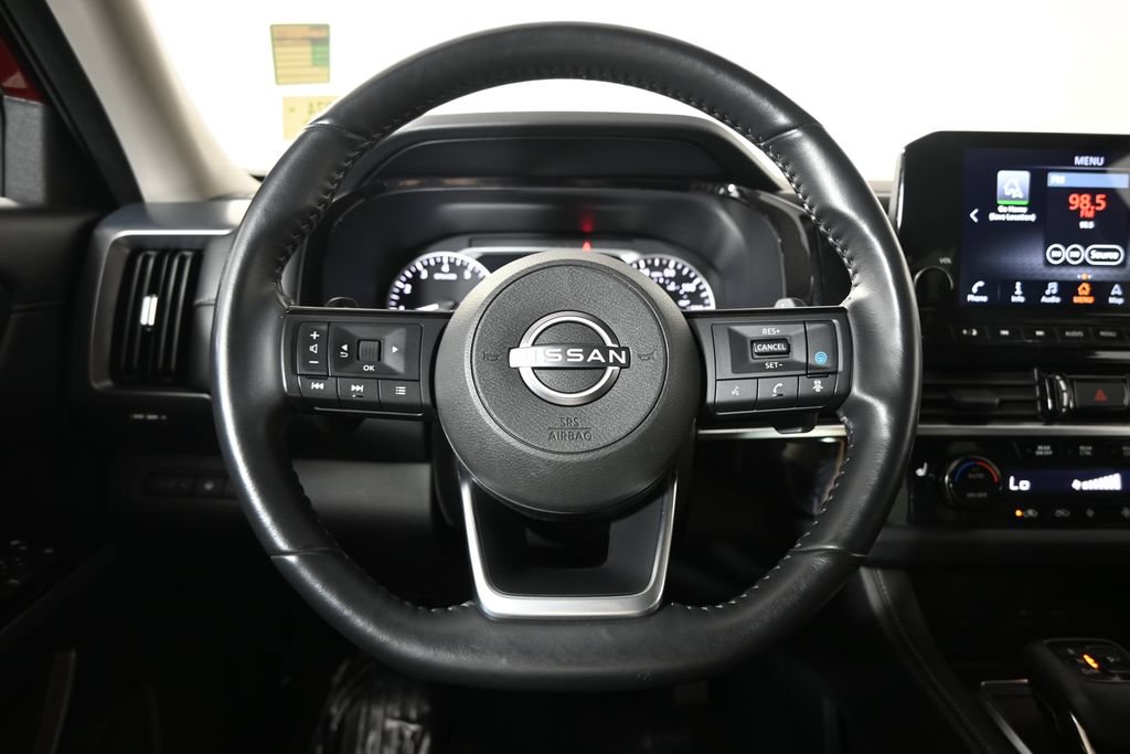 Used 2023 Nissan Pathfinder SL AWD/4WD image 35