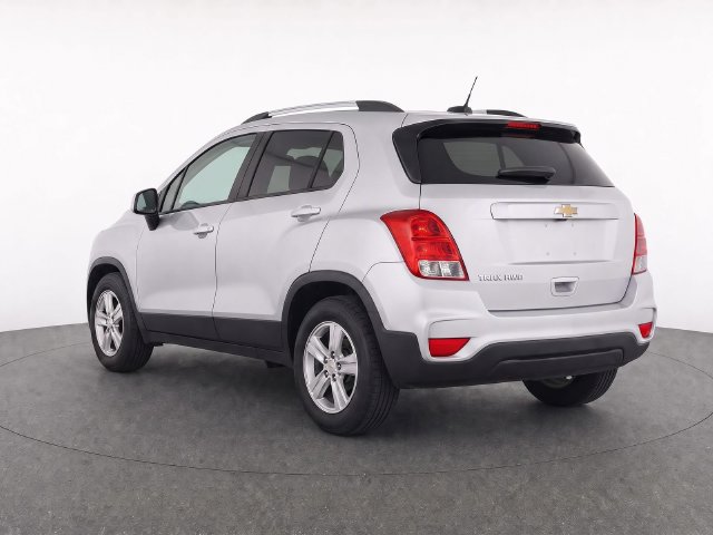 Used 2021 Chevrolet Trax LS w/ Tint and Cruise Package AWD/4WD image 4
