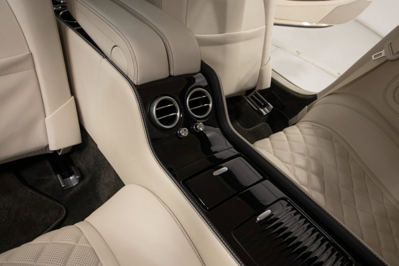 Used 2017 Bentley Continental GT image 39
