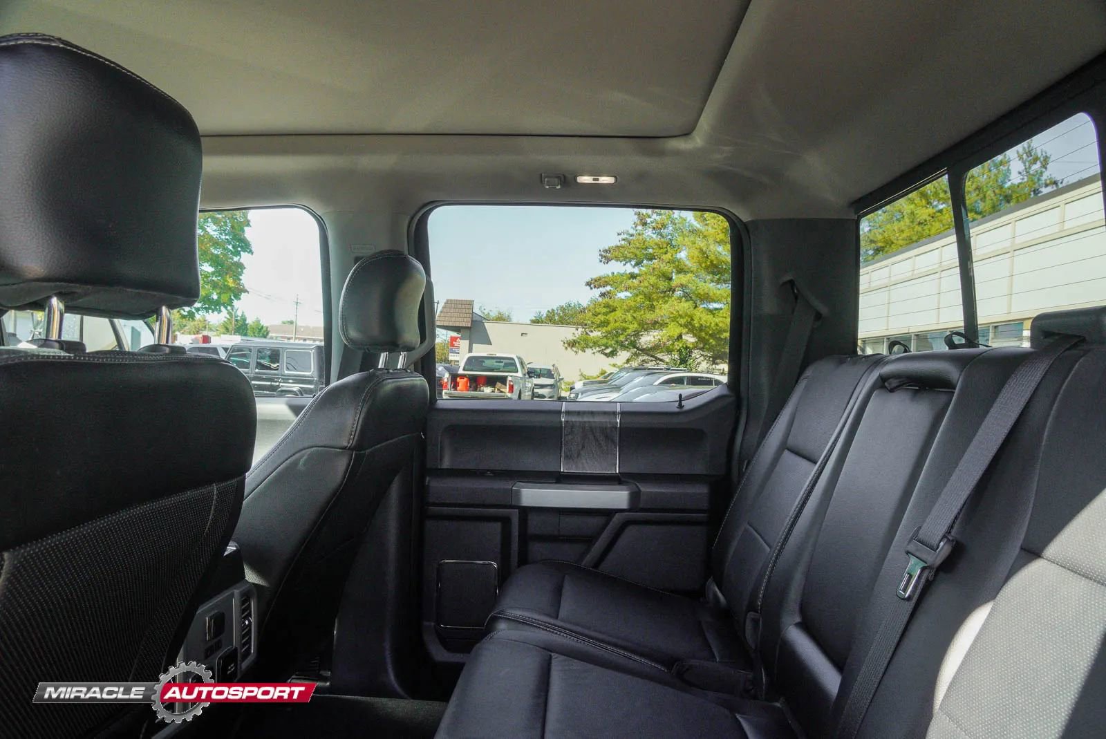 Used 2017 Ford F350 Lariat w/ Lariat Ultimate Package image 26