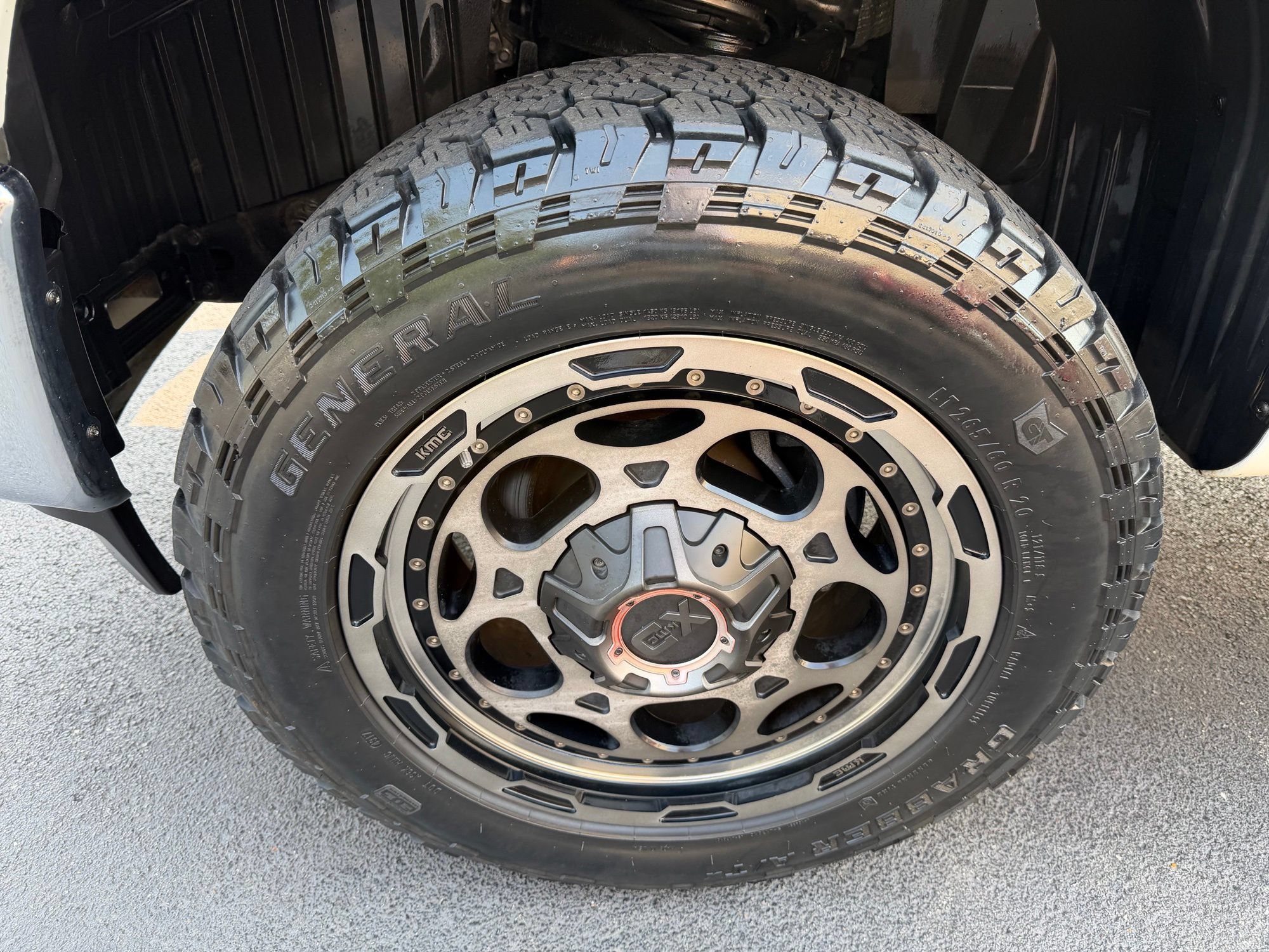 Used 2017 Nissan Titan SV AWD/4WD image 14