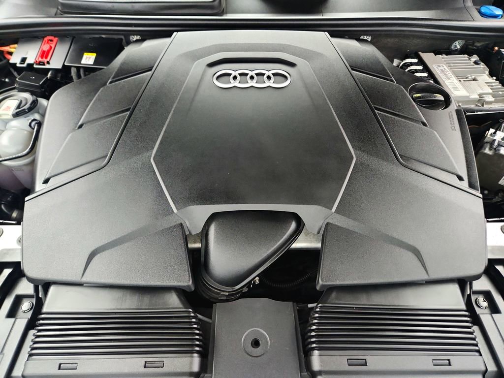 Used 2019 Audi Q8 Premium Plus w/ Premium Plus AWD/4WD image 44