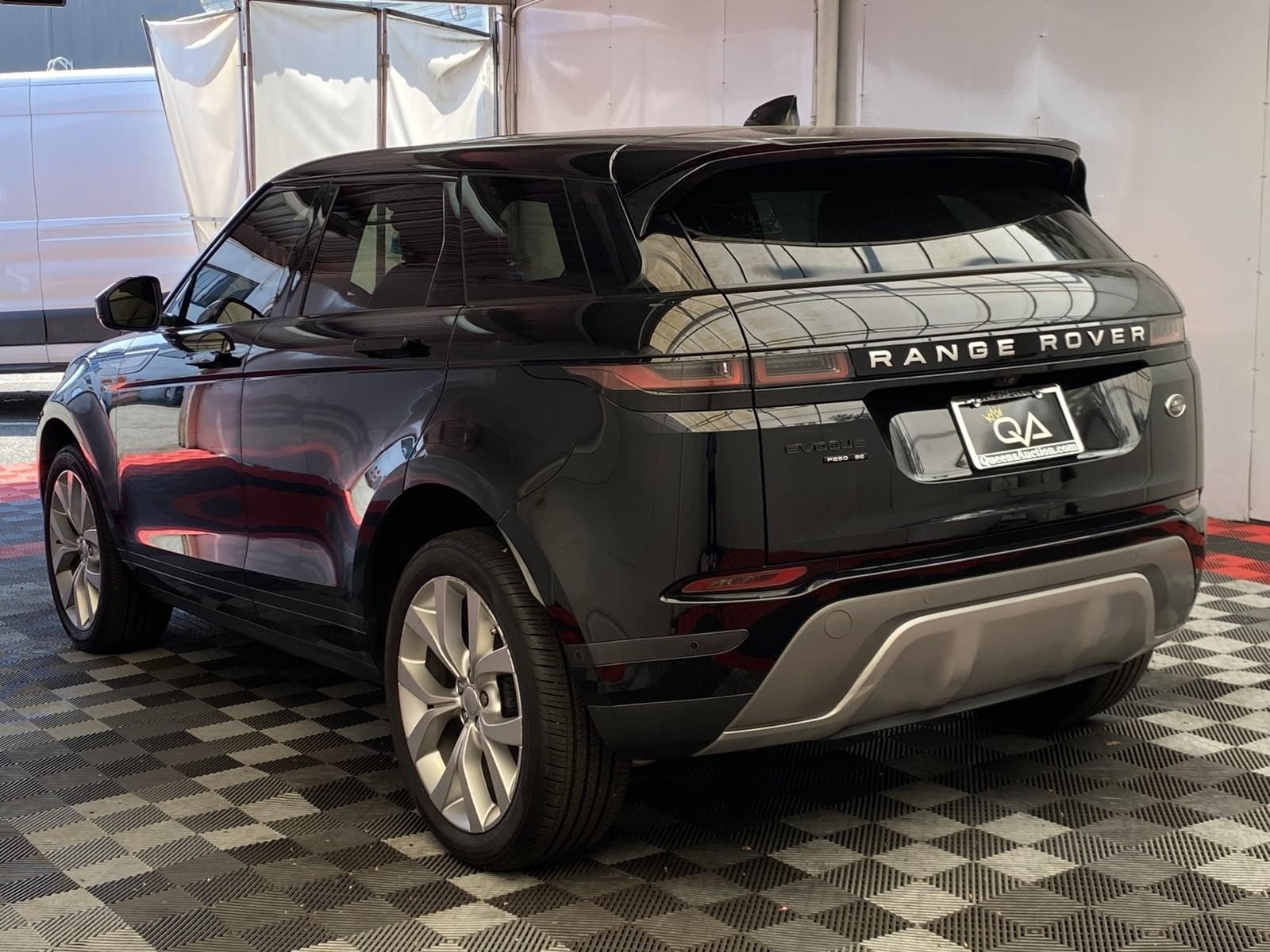 Used 2020 Land Rover Range Rover Evoque SE AWD/4WD image 4