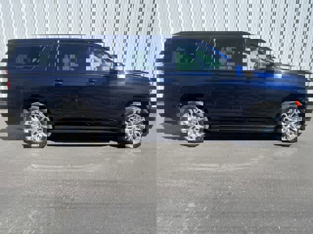 Used 2024 Chevrolet Suburban RST image 7