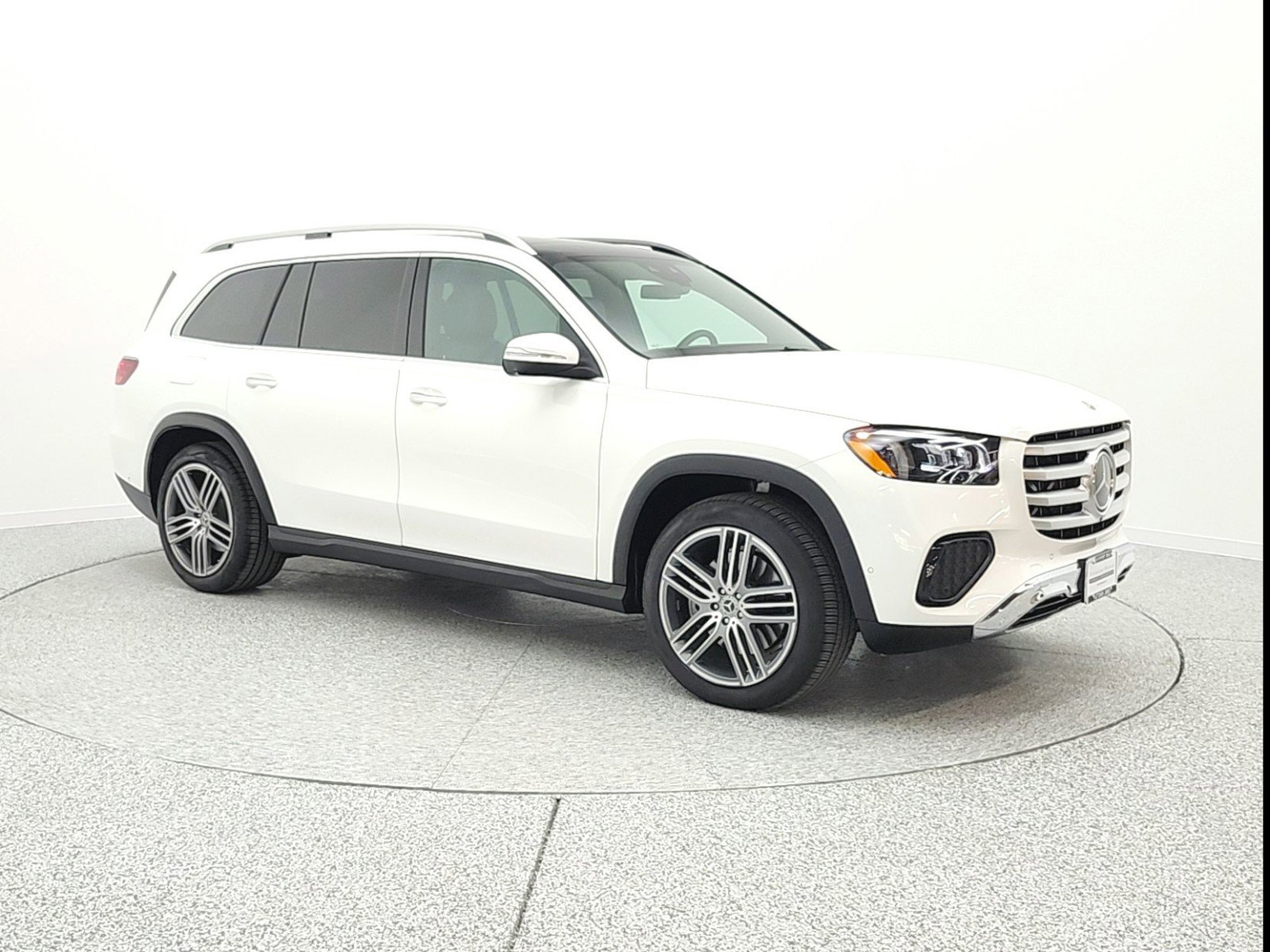 Certified 2025 Mercedes-Benz GLS 450 4MATIC image 3