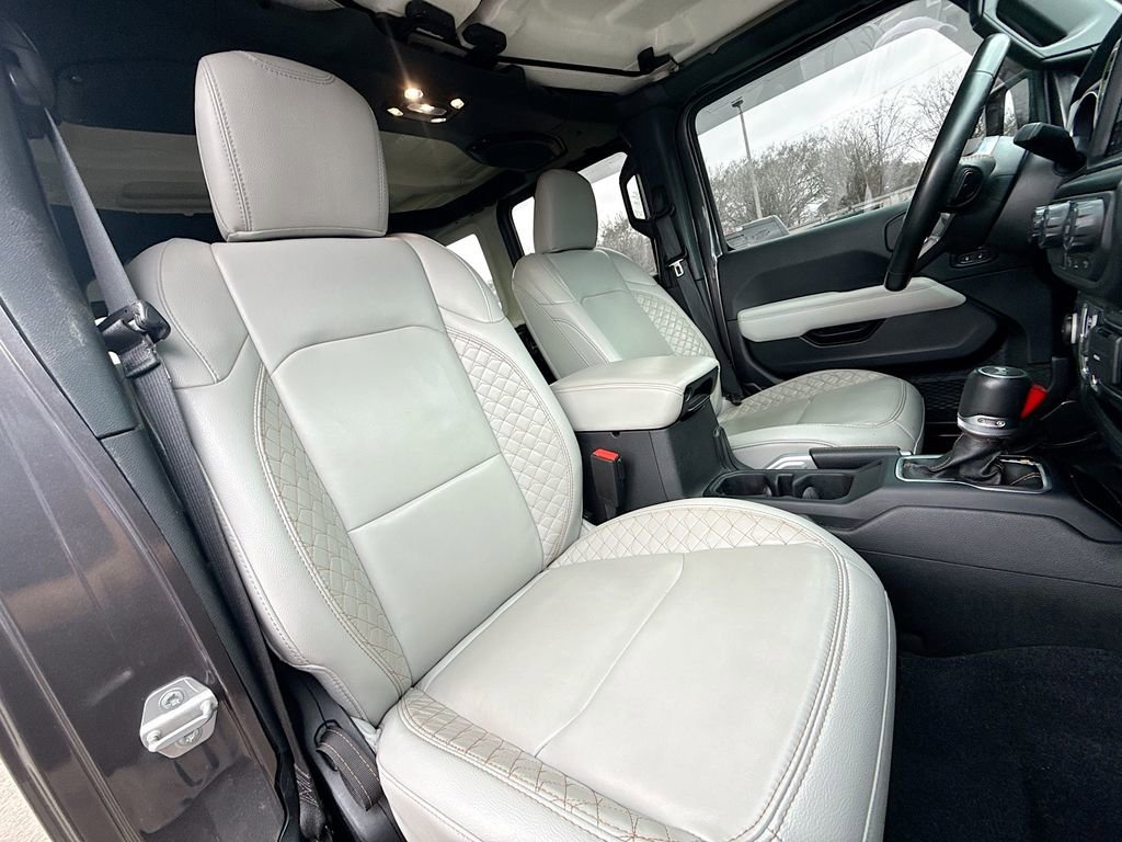 Used 2021 Jeep Wrangler Unlimited Sahara image 32