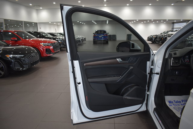 Used 2023 Audi Q5 2.0T Premium Plus w/ Premium Plus Package AWD/4WD image 9