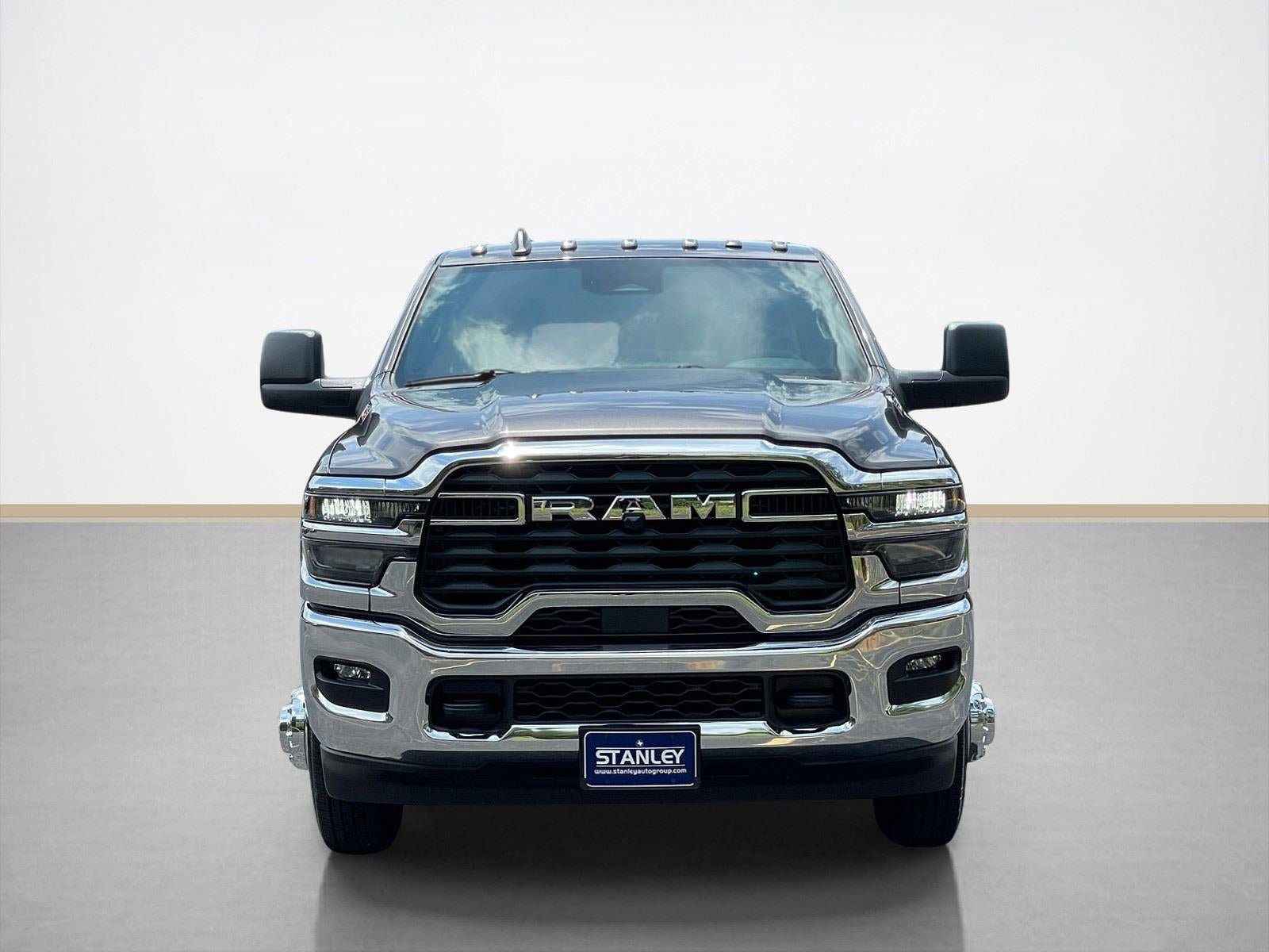 New 2026 RAM 3500 Tradesman AWD/4WD image 2