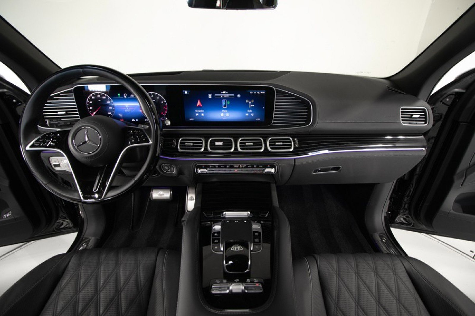 Used 2024 Mercedes-Benz Maybach GLS 600 4MATIC image 26