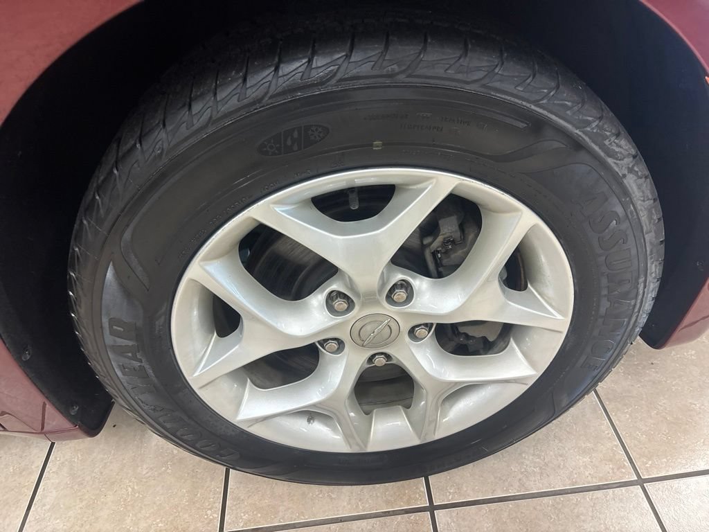 Used 2017 Chrysler Pacifica Touring Plus w/ Tire & Wheel Group FWD image 40