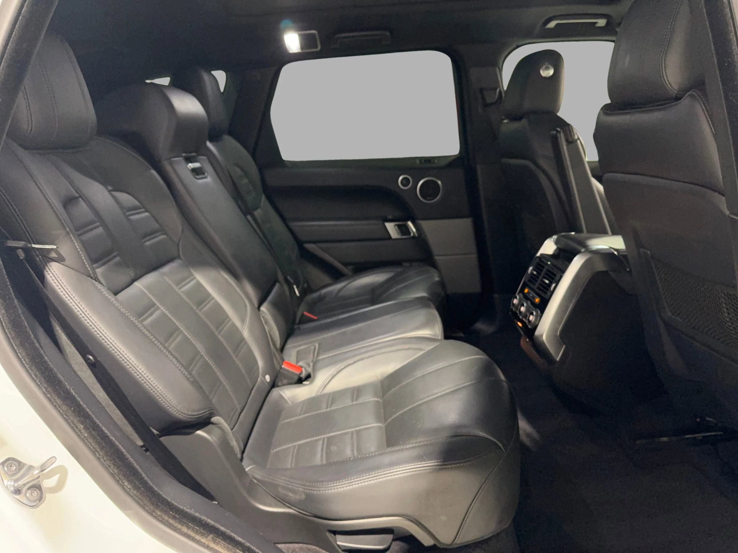 Used 2017 Land Rover Range Rover Sport HSE Dynamic image 30