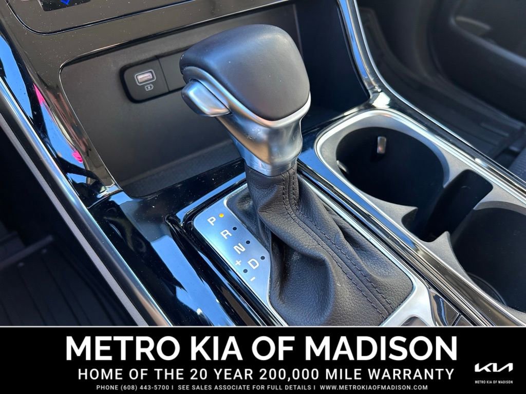 Used 2023 Kia Carnival SX Prestige image 24