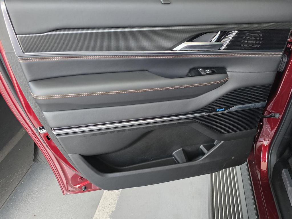 New 2026 Jeep Grand Wagoneer L Summit AWD/4WD image 56