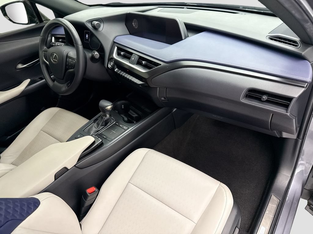Used 2019 Lexus UX 200 FWD image 15