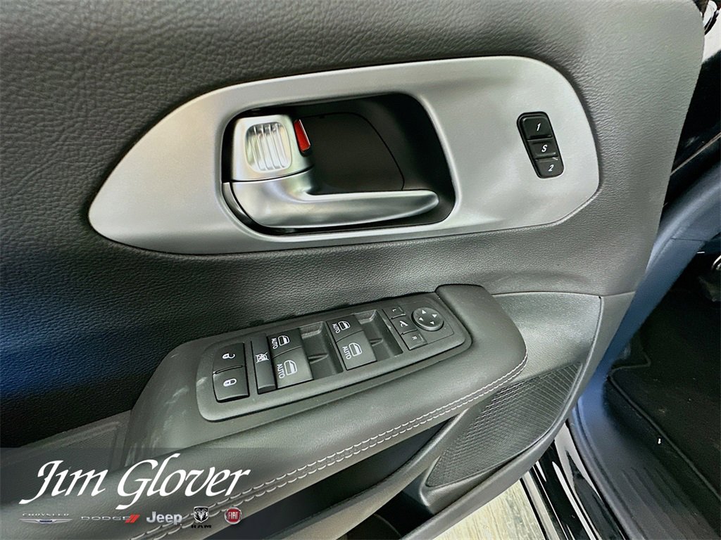 New 2026 Chrysler Pacifica Limited w/ S Appearance Package image 21