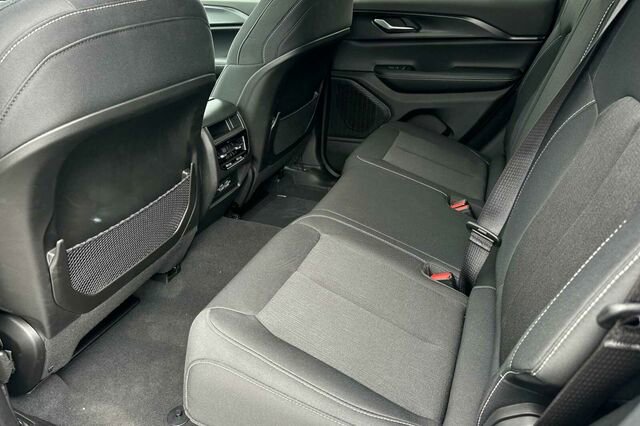 New 2023 Jeep Grand Cherokee Laredo X image 6