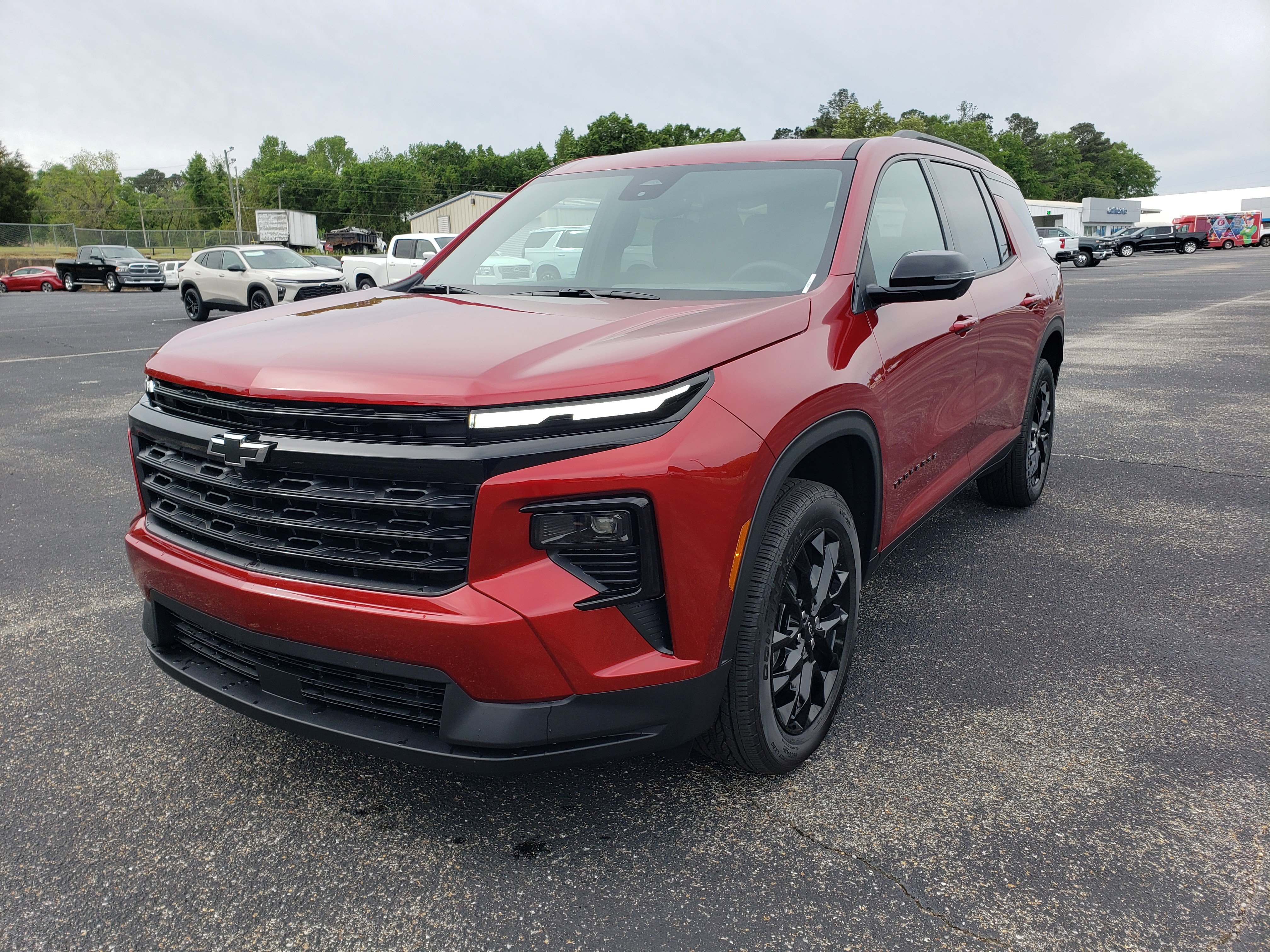 New 2026 Chevrolet Traverse LT image 2