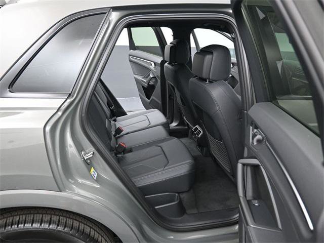 New 2025 Audi Q3 2.0T Premium image 13